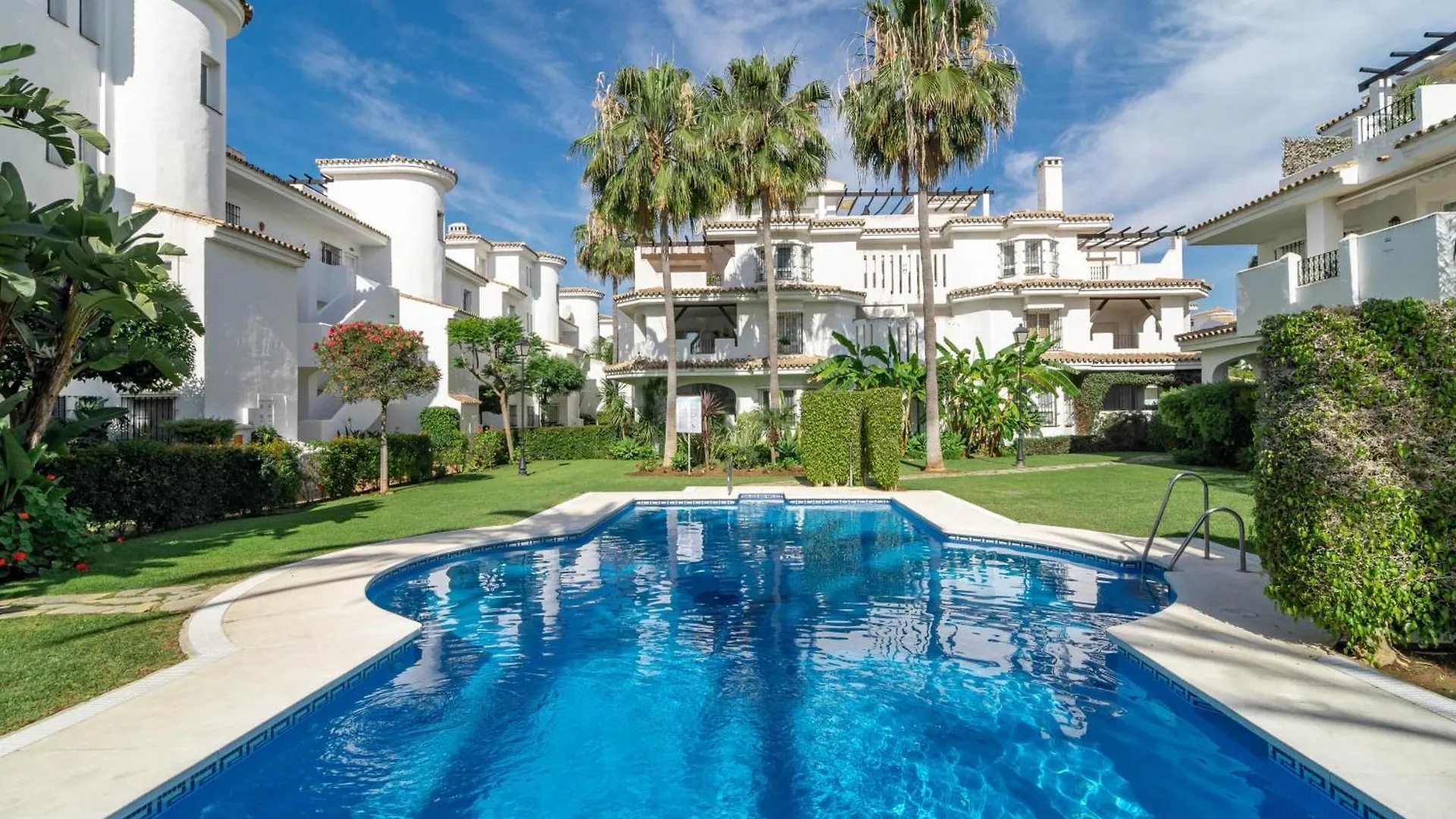 Lnm43- Cozy Holiday Home Close To Puerto Banus contacts